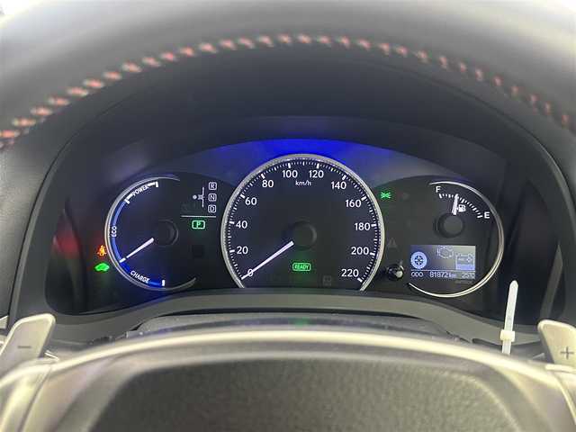 レクサス ＣＴ 200h クリエイティブ テキスタイルインテリア 大分県 2013(平25)年 8.2万km ホワイトパールクリスタルシャイン レクサスセーフティーシステム　/プリクラッシュセーフティー　/レーンディパラーチャー/AUTOハイビームテム　/プリクラッシュセーフティー　/レーンディパラーチャー　/AUTOハイビーム　/レーダークルーズコントロール　/純正ナビ　/Bluetooth　/フルセグTV　/USBポート　/パワーシート　（D・N）/DUALAAC　/ビルトインETC　/バックカメラ　/パドルシフト　/ステアリングリモコン/革シート/革巻きステアリング/フォグランプ/シートヒーター　（D・N）　/トノカバー