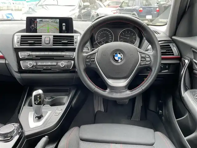 ＢＭＷ １１８ｉ スポーツ 神奈川県 2016(平28)年 2.8万km アルピンホワイトⅢ 純正HDDナビ/　（CD・DVD再生可）/インテリジェントセーフティ/車線逸脱警告/ミラー型ETC/クルーズコントロール/LEDヘッドライト/コーナーセンサー/スマートキー×2/保証書/取扱説明書
