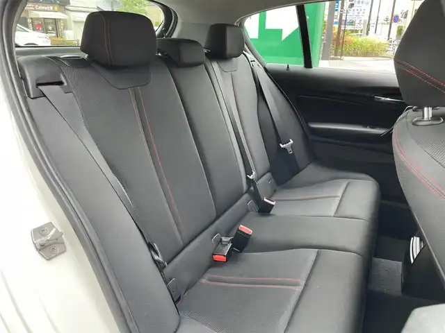 ＢＭＷ １１８ｉ スポーツ 神奈川県 2016(平28)年 2.8万km アルピンホワイトⅢ 純正HDDナビ/　（CD・DVD再生可）/インテリジェントセーフティ/車線逸脱警告/ミラー型ETC/クルーズコントロール/LEDヘッドライト/コーナーセンサー/スマートキー×2/保証書/取扱説明書