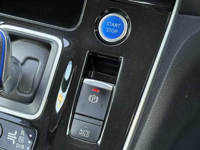 日産 セレナ e－パワー ハイウェイスター V 福岡県 2020(令2)年 5.1万km ダイヤモンドブラック 純正9型SDナビ(フルセグTV/CD/DVD/BT)アラウンドビューモニタープロパイロットエマージェンシーブレーキコーナーセンサーBSM両側パワスラ前後ドラレコETCパーキングアシストUSBポート純正LEDヘッドライト純正フロアマット純正16インチアルミホイールプッシュスタートスマートキー