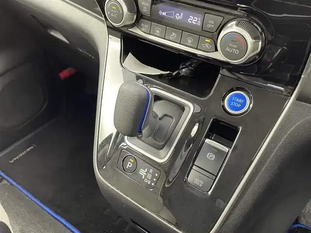 日産 セレナ e－パワー ハイウェイスター V 大阪府 2020(令2)年 5.1万km ダイヤモンドブラック 純正10型SDナビ/(フルセグTV/CD/DVD/BT)/アラウンドビューモニター/プロパイロット/エマージェンシーブレーキ/コーナーセンサー/BSM/両側パワスラ/ETC/パーキングアシスト/USBポート/純正LEDヘッドライト/純正フロアマット/純正16インチアルミホイール/プッシュスタート/スマートキー