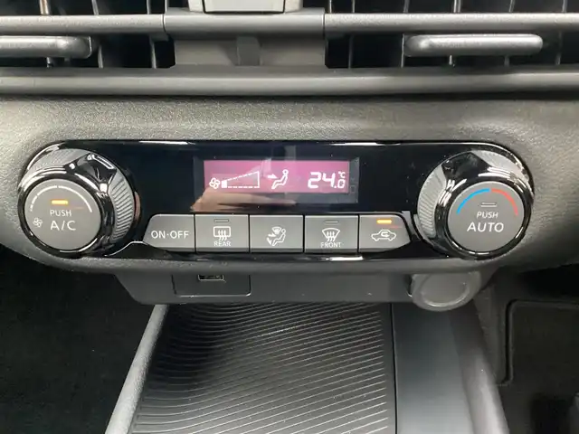 日産 ノート X 京都府 2024(令6)年 2万km スーパーブラック ワンオーナー/9インチディスプレーオーディオ/　APPLE CAR PLAY /  ANDROID AUTO 対応/バックカメラ/純正ドライブレコーダー/ビルトインETC/オートライト/前後クリアランスソナー/オートホールド/電動バーキング/インテリジェントキー×２/新車保証書/取扱説明書