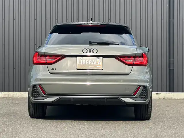 アウディ Ａ１ SB 35TFSI Sライン 福島県 2020(令2)年 4.5万km 黒／グレー 外装色：クロノスグレー（LX7G）/ワンオーナー/コントラストルーフ/ナビゲーションパッケージ/・MMIナビゲーション/・バーチャルコックピット/アシスタンスパッケージ/・アダプティブクルーズコントロール/・アクティブレーンアシスト/・アウディプレセンス/・ハイビームアシスト/・ルームミラー自動防眩/黒ハーフレザーシート/シートヒーター/CarPlay/パドルシフト/取扱説明書/保証書/スペアキー