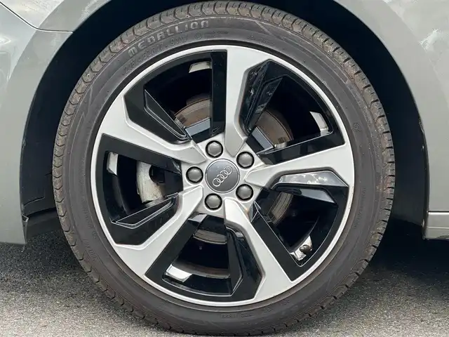 アウディ Ａ１ SB 35TFSI Sライン 福島県 2020(令2)年 4.5万km 黒／グレー 外装色：クロノスグレー（LX7G）/ワンオーナー/コントラストルーフ/ナビゲーションパッケージ/・MMIナビゲーション/・バーチャルコックピット/アシスタンスパッケージ/・アダプティブクルーズコントロール/・アクティブレーンアシスト/・アウディプレセンス/・ハイビームアシスト/・ルームミラー自動防眩/黒ハーフレザーシート/シートヒーター/CarPlay/パドルシフト/取扱説明書/保証書/スペアキー