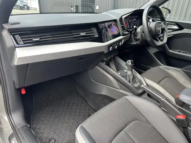 アウディ Ａ１ SB 35TFSI Sライン 福島県 2020(令2)年 4.5万km 黒／グレー 外装色：クロノスグレー（LX7G）/ワンオーナー/コントラストルーフ/ナビゲーションパッケージ/・MMIナビゲーション/・バーチャルコックピット/アシスタンスパッケージ/・アダプティブクルーズコントロール/・アクティブレーンアシスト/・アウディプレセンス/・ハイビームアシスト/・ルームミラー自動防眩/黒ハーフレザーシート/シートヒーター/CarPlay/パドルシフト/取扱説明書/保証書/スペアキー