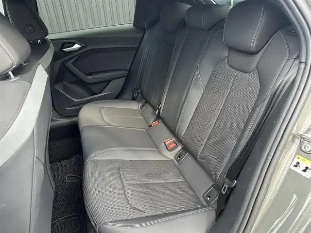 アウディ Ａ１ SB 35TFSI Sライン 福島県 2020(令2)年 4.5万km 黒／グレー 外装色：クロノスグレー（LX7G）/ワンオーナー/コントラストルーフ/ナビゲーションパッケージ/・MMIナビゲーション/・バーチャルコックピット/アシスタンスパッケージ/・アダプティブクルーズコントロール/・アクティブレーンアシスト/・アウディプレセンス/・ハイビームアシスト/・ルームミラー自動防眩/黒ハーフレザーシート/シートヒーター/CarPlay/パドルシフト/取扱説明書/保証書/スペアキー