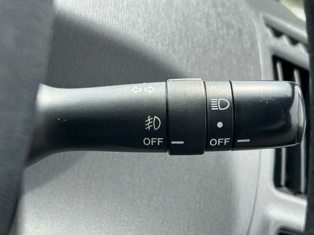 トヨタ プリウス α S 千葉県 2014(平26)年 7.7万km ブラック 純正SDナビ/Bluetooth接続/ビルトインETC/オートエアコン/バックカメラ/前後ドライブレコーダー/電動格納ウィンカーミラー/オートウィンドウ/オートライト/プッシュスタート/スマートキー（スペアキー1本）/純正フロアマット/社外17インチアルミホイール/ABS/ダブル・サイド・カーテンエアバッグ/盗難防止装置