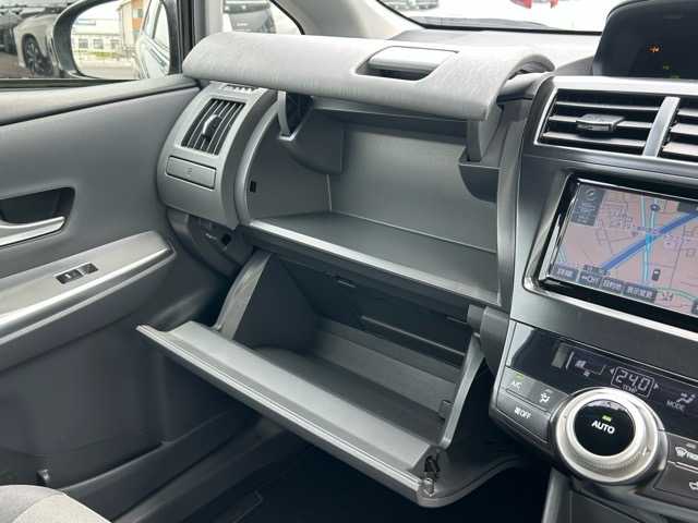 トヨタ プリウス α S 千葉県 2014(平26)年 7.7万km ブラック 純正SDナビ/Bluetooth接続/ビルトインETC/オートエアコン/バックカメラ/前後ドライブレコーダー/電動格納ウィンカーミラー/オートウィンドウ/オートライト/プッシュスタート/スマートキー（スペアキー1本）/純正フロアマット/社外17インチアルミホイール/ABS/ダブル・サイド・カーテンエアバッグ/盗難防止装置