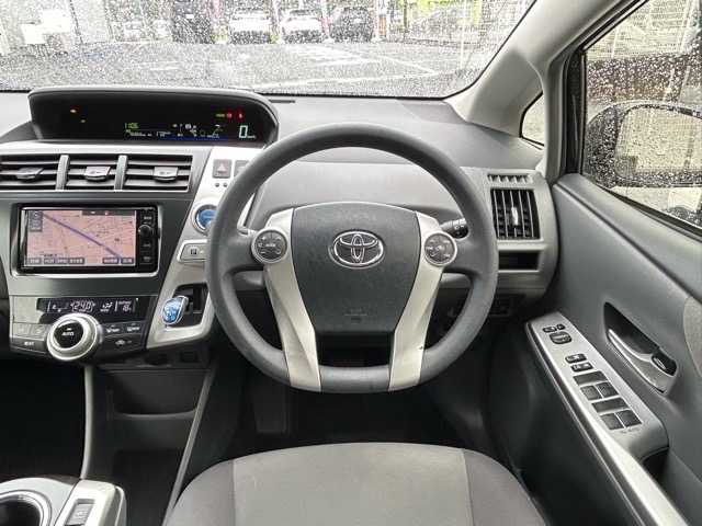 トヨタ プリウス α S 千葉県 2014(平26)年 7.7万km ブラック 純正SDナビ/Bluetooth接続/ビルトインETC/オートエアコン/バックカメラ/前後ドライブレコーダー/電動格納ウィンカーミラー/オートウィンドウ/オートライト/プッシュスタート/スマートキー（スペアキー1本）/純正フロアマット/社外17インチアルミホイール/ABS/ダブル・サイド・カーテンエアバッグ/盗難防止装置