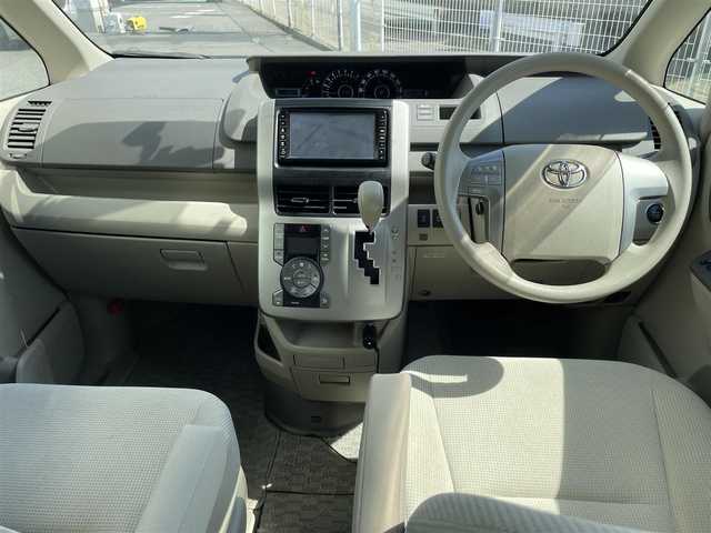 トヨタ ノア X スマートエディション 埼玉県 2009(平21)年 11.1万km ホワイトパールクリスタルシャイン 純正HDDナビ/　DTV/SD/DVD/MSC/AUX/Bluetooth/【NHZN-W59G】/純正9型後席ディスプレイ/【V9T-R59C】/両側パワースライドドア/バックカメラ/プッシュスタート/社外ドライブレコーダー前後/ビルトインETC/ドアバイザー/スマートキー/スペアキー×１