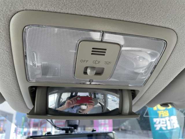 トヨタ ノア X スマートエディション 埼玉県 2009(平21)年 11.1万km ホワイトパールクリスタルシャイン 純正HDDナビ/　DTV/SD/DVD/MSC/AUX/Bluetooth/【NHZN-W59G】/純正9型後席ディスプレイ/【V9T-R59C】/両側パワースライドドア/バックカメラ/プッシュスタート/社外ドライブレコーダー前後/ビルトインETC/ドアバイザー/スマートキー/スペアキー×１
