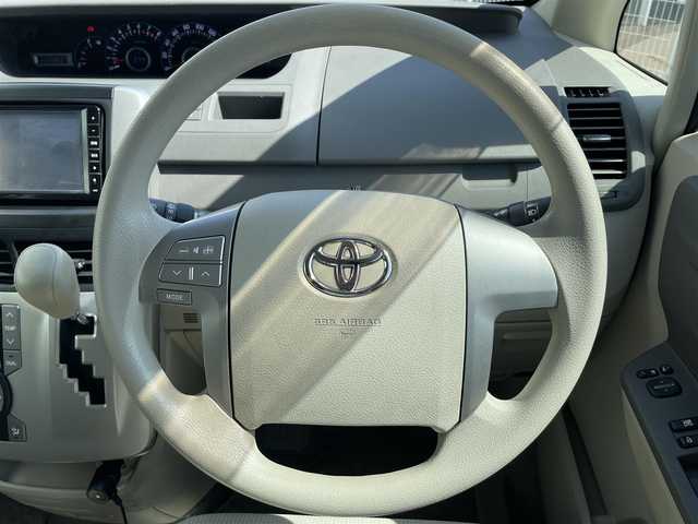 トヨタ ノア X スマートエディション 埼玉県 2009(平21)年 11.1万km ホワイトパールクリスタルシャイン 純正HDDナビ/　DTV/SD/DVD/MSC/AUX/Bluetooth/【NHZN-W59G】/純正9型後席ディスプレイ/【V9T-R59C】/両側パワースライドドア/バックカメラ/プッシュスタート/社外ドライブレコーダー前後/ビルトインETC/ドアバイザー/スマートキー/スペアキー×１