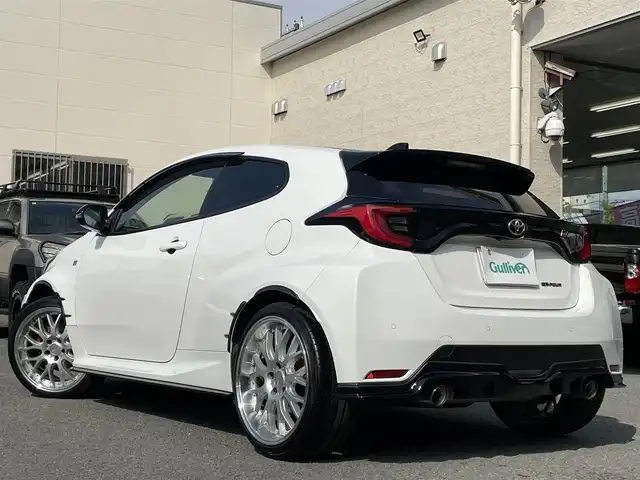 トヨタ ＧＲヤリス RS 和歌山県 2020(令2)年 6.7万km スーパーホワイトⅡ 純正8インチディスプレイモニター/T-Connect/Bluetooth/バックカメラ/GRフルエアロ/社外オーバーフェンダー/社外19インチアルミホイール(アネーロコラソン)/ブラインドスポットモニター/カーボン調ルーフ/18インチ純正アルミホイール積み込み/冬タイヤ積み込み/ドアバイザー/社外ミラー型ドライブレコーダー/ETC/衝突軽減装置/レーンキープアシスト/取扱説明書/保証書