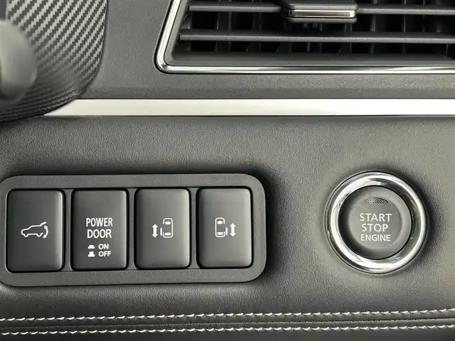 三菱 デリカＤ：５ シャモニー 千葉県 2025(令7)年 0.1千km ホワイトダイヤモンド オリジナルナビ取付パッケージ＋リアモニター取付パッケージ/登録済未使用車/４WD/三菱e-Assist/・衝突被害軽減ブレーキシステム/・誤発進抑制機能（前進時）/・車線逸脱警報システム［LDW］/・レーダークルーズコントロールシステム/・オートマチックハイビーム/両側パワースライドドア/パワーバックドア/デリカD:5専用アルパイン１１型メモリナビ/・型番：EX11NX/・CD/DVD/USB/HDMI/Bluetooth/フルセグTV/・アラウンドビューモニター/革巻きステアリング/・ステアリングスイッチ/・ステアリングヒーター/・パドルシフト/ハーフレザーシート/・DNシートヒーター/電子パーキング/・ブレーキホールド/純正18インチAW/オートライト/・LEDヘッドライト/・LEDフォグランプ