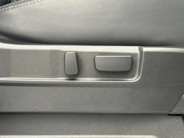 三菱 デリカＤ：５ シャモニー 千葉県 2025(令7)年 0.1千km ホワイトダイヤモンド オリジナルナビ取付パッケージ＋リアモニター取付パッケージ/登録済未使用車/４WD/三菱e-Assist/・衝突被害軽減ブレーキシステム/・誤発進抑制機能（前進時）/・車線逸脱警報システム［LDW］/・レーダークルーズコントロールシステム/・オートマチックハイビーム/両側パワースライドドア/パワーバックドア/デリカD:5専用アルパイン１１型メモリナビ/・型番：EX11NX/・CD/DVD/USB/HDMI/Bluetooth/フルセグTV/・アラウンドビューモニター/革巻きステアリング/・ステアリングスイッチ/・ステアリングヒーター/・パドルシフト/ハーフレザーシート/・DNシートヒーター/電子パーキング/・ブレーキホールド/純正18インチAW/オートライト/・LEDヘッドライト/・LEDフォグランプ