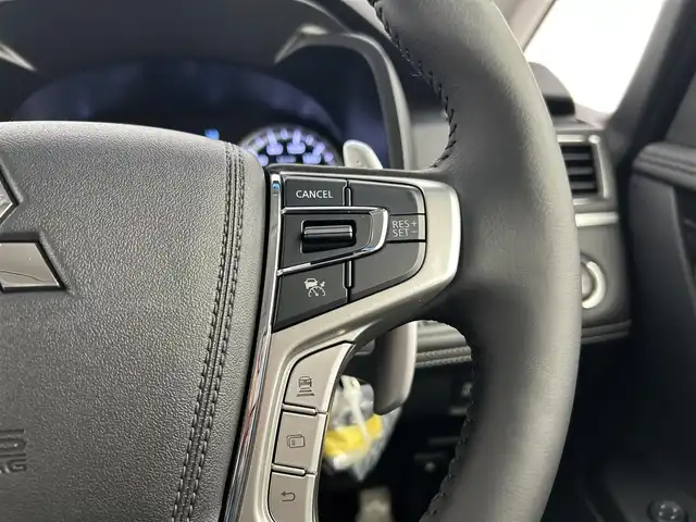 三菱 デリカＤ：５ シャモニー 千葉県 2025(令7)年 0.1千km ホワイトダイヤモンド オリジナルナビ取付パッケージ＋リアモニター取付パッケージ/登録済未使用車/４WD/三菱e-Assist/・衝突被害軽減ブレーキシステム/・誤発進抑制機能（前進時）/・車線逸脱警報システム［LDW］/・レーダークルーズコントロールシステム/・オートマチックハイビーム/両側パワースライドドア/パワーバックドア/デリカD:5専用アルパイン１１型メモリナビ/・型番：EX11NX/・CD/DVD/USB/HDMI/Bluetooth/フルセグTV/・アラウンドビューモニター/革巻きステアリング/・ステアリングスイッチ/・ステアリングヒーター/・パドルシフト/ハーフレザーシート/・DNシートヒーター/電子パーキング/・ブレーキホールド/純正18インチAW/オートライト/・LEDヘッドライト/・LEDフォグランプ