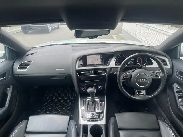 アウディ Ａ５ SB 2．0 TFSI クワトロ 山梨県 2016(平28)年 2.6万km 白 ４ＷＤ/Ｓラインパッケージ/ＡＣＣ/ＬＫＡ/ＢＳＡ/レザーシート/シートヒーター/純正ＨＤＤナビ/ＢＴ/ＣＤ/ＤＶＤ/ＴＶ/前席パワーシート/ＥＴＣ/スペアキー/取扱説明書/保証書