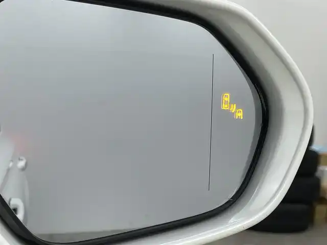 トヨタ クラウン ハイブリッド RS アドバンス 岡山県 2020(令2)年 3.2万km ホワイトパールクリスタルシャイン 純正8インチナビ/【CD/DVD/Blu-ray/Bluetooh/USB/AUX】/サンルーフ/ハーフレザーシート/前席シートヒーター/前席パワーシート/ブラインドスポットモニター/シートメモリ/ステアリングヒーター/オートブレーキホールド/100V電源/バックカメラ/ビルトインETC2.0/LEDヘッドライト/コーナーセンサー/オートライト/ヘッドアップディスプレイ/取扱説明書