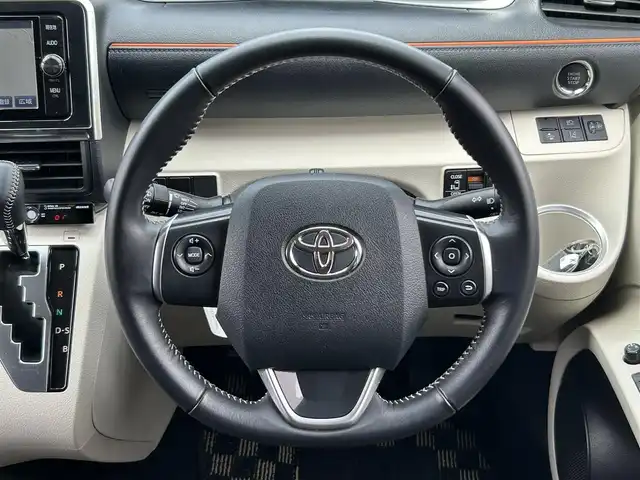トヨタ シエンタ G 愛媛県 2016(平28)年 4.4万km シルバーM ワンオーナー/柿本改マフラー(純正マフラー有)/純正ナビ(NSZT-W66T)/・Bluetooth/・CD/DVD/フルセグTV/バックカメラ/ドライビング・セーフティ・センサーZERO(304V)/ETC/ドライブレコーダー/両側パワースライドドア/3列シート/社外フロアマット/社外15インチAW(SMACK)/トヨタセーフティセンス/衝突被害軽減システム/レーンキープアシスト/オートライト/オートマチックハイビーム/アイドリングストップ/プッシュスタート/スペアキー/取扱説明書/保証書