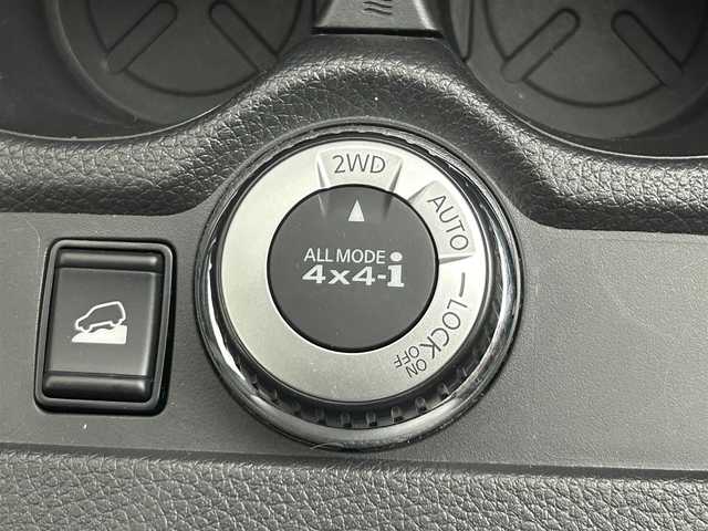 日産 エクストレイル 20Xi 道央・札幌 2018(平30)年 2.2万km ブリリアントホワイトパール ・4WD/・純正９インチメモリナビ/　BT／CD／DVD／フルセグ/・全方位カメラ/・純正前方ドライブレコーダー/・ETC/・プロパイロット/・エマージェンシーブレーキ/・レーダークルーズコントロール/・レーンキープアシスト/・横滑り防止/・前後コーナーセンサー/・電動リアゲート/・純正フロアマット/・純正サマー18インチAW/・LEDヘッドライト/・オートライト/・プッシュスタート/・スマートキー