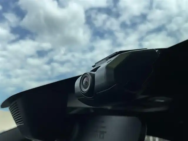ホンダ ＺＲ－Ｖ ハイブリッド e:HEV Z 東京都 2025(令7)年 0.1万km プラチナホワイトパール 純正９型ワイドディスプレイナビ＆フルセグ　/・BluetoothAudio&USB/・AppleCarPlay&AndroidAuto/アラウンドビューモニター　/ブラインドスポットモニター　/ＢＯＳＥサウンドシステム　/ハンズフリーパワーバックドア　/ステアリングヒーター　/ワイヤレス充電　/レーダークルーズコントロール/レーザーパワーシート/・前席シートヒーター/・前席パワーシート/・２列目パーソナルUSB/パーキングセンサーシステム/ホンダセンシング/（安全運転支援システム）/・衝突軽減ブレーキ/・歩行車事故低減ステアリング/・車線維持支援システム/・先行車発進お知らせ機能/保証書＆取説