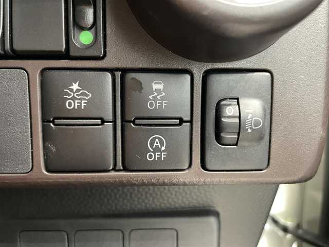 トヨタ タンク X S 鹿児島県 2018(平30)年 3.9万km パールホワイトⅢ 禁煙　/純正ナビ　/(ワンセグＴＶ/ＡＵＸ)/バックカメラ　/左側パワースライドドア　/後方コーナーセンサー　/横滑り防止機能　/車線逸脱警報　/純正フロアマット　/純正アルミホイール　/ロール式サンシェード　/ドアバイザー/スマートキー/プッシュスタート