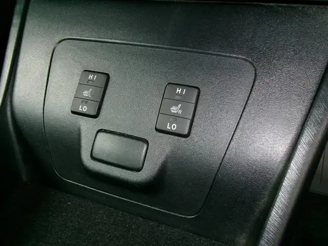 トヨタ プリウス ＰＨＶ G 群馬県 2014(平26)年 2.8万km アティチュードブラックマイカ ワンオーナー/合皮ハーフレザーシート/シートヒーター/ヒーター付革巻ハンドル/クルーズコントロール/SDナビ/フルセグテレビ/バックカメラ/ETC/200V充電ケーブル