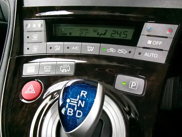 トヨタ プリウス ＰＨＶ G 群馬県 2014(平26)年 2.8万km アティチュードブラックマイカ ワンオーナー/合皮ハーフレザーシート/シートヒーター/ヒーター付革巻ハンドル/クルーズコントロール/SDナビ/フルセグテレビ/バックカメラ/ETC/200V充電ケーブル