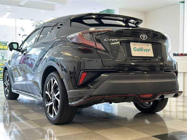 トヨタ Ｃ－ＨＲ G 岐阜県 2017(平29)年 7.7万km ブラックマイカ フルエアロ/純正9インチナビ(NSZT-Y66T)/バックカメラ/フルセグテレビ/Bluetooth/CD・DVD再生/Toyota Safety Sense P/プリクラッシュセーフティー/レーダークルーズコントロール/レーンディパーチャーアラート/ハーフレザーシート/シートヒーター/ETC/ドライブレコーダー/プッシュスタート/スマートキー/前後コーナーセンサー/オートブレーキホールド/電動パーキングブレーキ/エコモード・スポーツモード/純正フロアマット/オートライト/オートマチックハイビーム/LEDヘッドライト/シーケンシャルウィンカー/純正アルミホイール