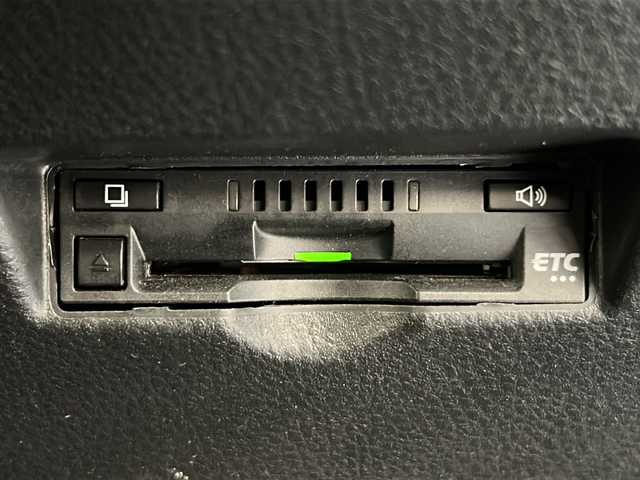 トヨタ Ｃ－ＨＲ G 岐阜県 2017(平29)年 7.7万km ブラックマイカ フルエアロ/純正9インチナビ(NSZT-Y66T)/バックカメラ/フルセグテレビ/Bluetooth/CD・DVD再生/Toyota Safety Sense P/プリクラッシュセーフティー/レーダークルーズコントロール/レーンディパーチャーアラート/ハーフレザーシート/シートヒーター/ETC/ドライブレコーダー/プッシュスタート/スマートキー/前後コーナーセンサー/オートブレーキホールド/電動パーキングブレーキ/エコモード・スポーツモード/純正フロアマット/オートライト/オートマチックハイビーム/LEDヘッドライト/シーケンシャルウィンカー/純正アルミホイール