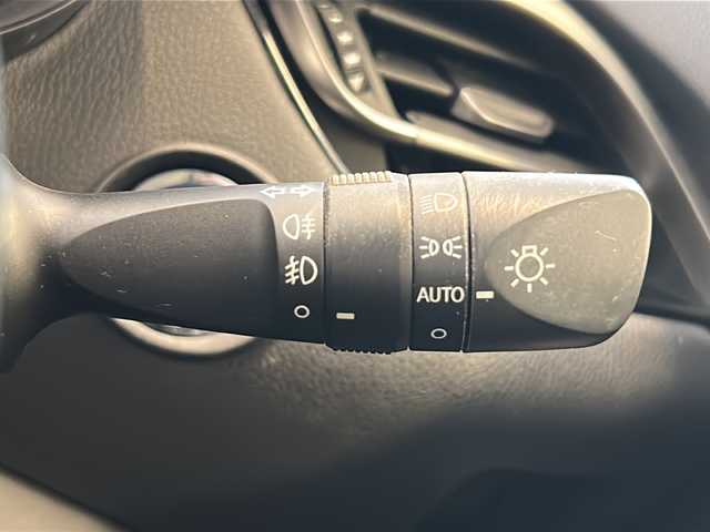 トヨタ Ｃ－ＨＲ G 岐阜県 2017(平29)年 7.7万km ブラックマイカ フルエアロ/純正9インチナビ(NSZT-Y66T)/バックカメラ/フルセグテレビ/Bluetooth/CD・DVD再生/Toyota Safety Sense P/プリクラッシュセーフティー/レーダークルーズコントロール/レーンディパーチャーアラート/ハーフレザーシート/シートヒーター/ETC/ドライブレコーダー/プッシュスタート/スマートキー/前後コーナーセンサー/オートブレーキホールド/電動パーキングブレーキ/エコモード・スポーツモード/純正フロアマット/オートライト/オートマチックハイビーム/LEDヘッドライト/シーケンシャルウィンカー/純正アルミホイール