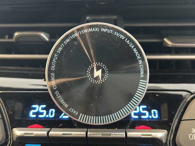 トヨタ Ｃ－ＨＲ G 岐阜県 2017(平29)年 7.7万km ブラックマイカ フルエアロ/純正9インチナビ(NSZT-Y66T)/バックカメラ/フルセグテレビ/Bluetooth/CD・DVD再生/Toyota Safety Sense P/プリクラッシュセーフティー/レーダークルーズコントロール/レーンディパーチャーアラート/ハーフレザーシート/シートヒーター/ETC/ドライブレコーダー/プッシュスタート/スマートキー/前後コーナーセンサー/オートブレーキホールド/電動パーキングブレーキ/エコモード・スポーツモード/純正フロアマット/オートライト/オートマチックハイビーム/LEDヘッドライト/シーケンシャルウィンカー/純正アルミホイール