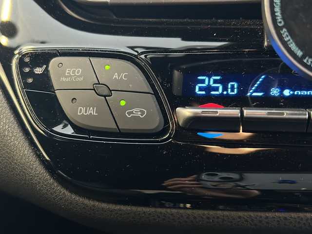 トヨタ Ｃ－ＨＲ G 岐阜県 2017(平29)年 7.7万km ブラックマイカ フルエアロ/純正9インチナビ(NSZT-Y66T)/バックカメラ/フルセグテレビ/Bluetooth/CD・DVD再生/Toyota Safety Sense P/プリクラッシュセーフティー/レーダークルーズコントロール/レーンディパーチャーアラート/ハーフレザーシート/シートヒーター/ETC/ドライブレコーダー/プッシュスタート/スマートキー/前後コーナーセンサー/オートブレーキホールド/電動パーキングブレーキ/エコモード・スポーツモード/純正フロアマット/オートライト/オートマチックハイビーム/LEDヘッドライト/シーケンシャルウィンカー/純正アルミホイール