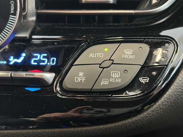 トヨタ Ｃ－ＨＲ G 岐阜県 2017(平29)年 7.7万km ブラックマイカ フルエアロ/純正9インチナビ(NSZT-Y66T)/バックカメラ/フルセグテレビ/Bluetooth/CD・DVD再生/Toyota Safety Sense P/プリクラッシュセーフティー/レーダークルーズコントロール/レーンディパーチャーアラート/ハーフレザーシート/シートヒーター/ETC/ドライブレコーダー/プッシュスタート/スマートキー/前後コーナーセンサー/オートブレーキホールド/電動パーキングブレーキ/エコモード・スポーツモード/純正フロアマット/オートライト/オートマチックハイビーム/LEDヘッドライト/シーケンシャルウィンカー/純正アルミホイール