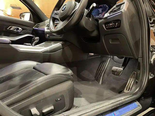 ＢＭＷ ３２０ｄ xDrive ツーリング Mスポーツ 道央・札幌 2021(令3)年 4.1万km サファイアブラックP メタリックペイント/パーキングアシストプラス/　・トップビュー+3Dビュー/　・サイドビューカメラ/　・PDC/コンフォートパッケージ/　・HiFiスピーカー/　・ラゲージコンパートメントパッケージ/　・ストレージパッケージ/Mライトアロイホイールダブルスポークスタイリング791Mバイカラー/ドライビングアシストプロフェッショナル/純正HDDナビ/USB/Bluetooth/LEDヘッドライト/ハーフレザーシート/Mパフォーマンスフロントスポイラー/パワーテールゲート
