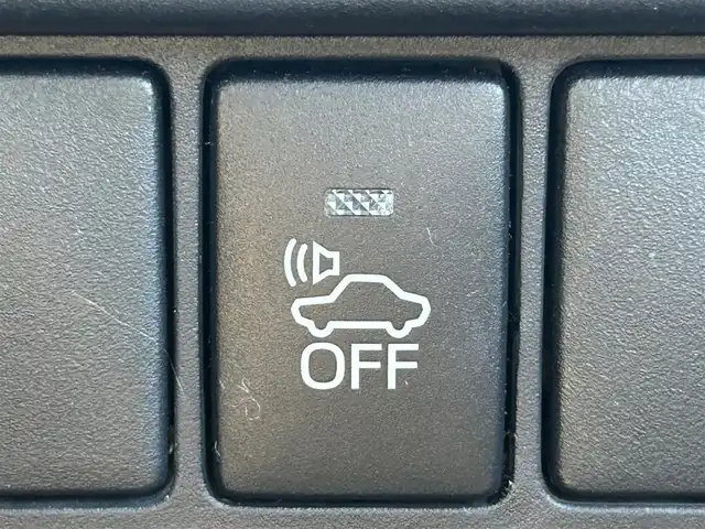 トヨタ エスクァイア ハイブリッド Gi 兵庫県 2015(平27)年 8.2万km ブラック 純正ナビ/Bluetooth/フルセグ/シートヒーター/バックカメラ/置き型充電/クルーズコントロール/衝突軽減ブレーキ/両側パワースライド/ドアバイザー/オートライト/フォグランプ/電極ミラー/ETC/スマートキー