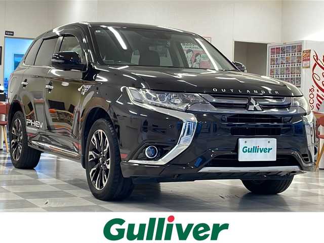 三菱 アウトランダー ＰＨＥＶ G ナビパッケージ 岐阜県 2016(平28)年 6.7万km ルビーブラックP 4WD/三菱純正ナビゲーション(J-13)/アラウンドビューモニター/フルセグテレビ/Bluetooth/CD・DVD再生/ドライブレコーダー/ETC/レーダークルーズコントロール/パワーバックドア/オートエアコン/AC100V1500W/ハーフレザーシート/シートヒーター/パワーシート/ステアリングヒーター/パドルシフト/プッシュスタート/スマートキー/純正フロアマット/LEDヘッドライト/オートライト/前後コーナーセンサー/純正アルミホイール
