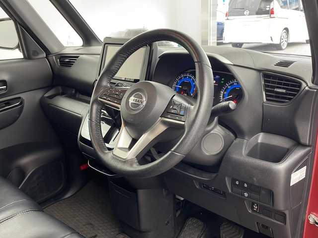 日産 ルークス HWS Gターボ プロパイロットED 兵庫県 2022(令4)年 7.8万km スパークリングレッド/ブラック ・プロパイロット/・エマージェンシーブレーキ/・車線逸脱警報/・車線逸脱防止システム/・先行車発進お知らせ/・標識認識機能/・レーダークルーズコントロール/・Pioneer製9インチナビ＆フルセグ＆BT＆DVD/・アラウンドビューモニター/・ビルトインETC/・両側パワースライドドア/・ハンズフリーパワースライドドア/・電子パーキング/・オートホールド/・アイドリングストップ/・スマートキー/・プッシュスタート/・純正15インチアルミホイール/・LEDヘッドライト/・フォグ/・オートライト/・オートマチックハイビーム/・革調シートカバー/・前後ドライブレコーダー