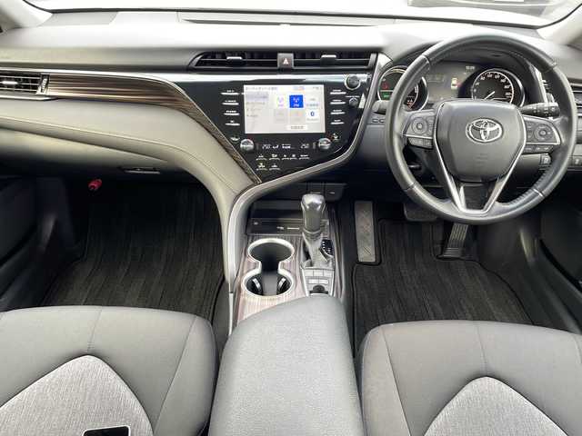 トヨタ カムリ G 山口県 2020(令2)年 11.7万km プラチナホワイトパールマイカ ワンオーナー/プリクラッシュセーフティシステム/レーダークルーズコントロール/純正メーカーナビ/DVD再生可/Bluetooth/Miracast/バックカメラ/クリアランスソナー/ビルトインETC/D席パワーシート/前後ドライブレコーダー/LEDヘッドランプ/フォグランプ/オートライト/革巻きステアリング/ステアリングスイッチ/純正17インチアルミホイール/スタッドレスタイヤ付き社外AW/オート電動格納ミラー/エンジンプッシュスタート/スペアキー/保証書/取扱説明書