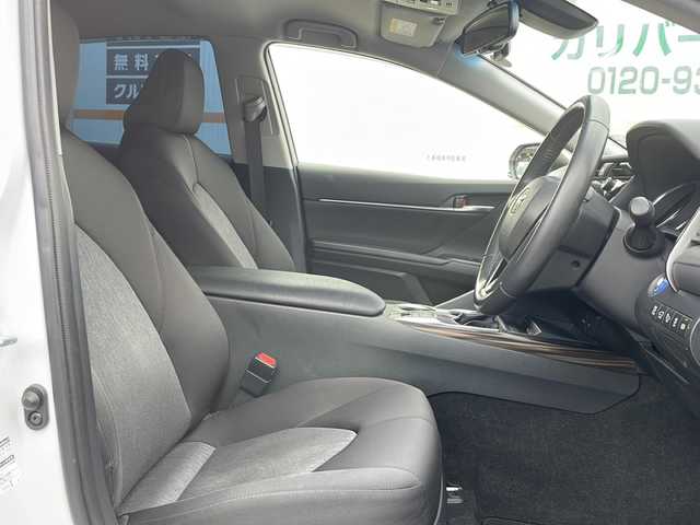 トヨタ カムリ G 山口県 2020(令2)年 11.7万km プラチナホワイトパールマイカ ワンオーナー/プリクラッシュセーフティシステム/レーダークルーズコントロール/純正メーカーナビ/DVD再生可/Bluetooth/Miracast/バックカメラ/クリアランスソナー/ビルトインETC/D席パワーシート/前後ドライブレコーダー/LEDヘッドランプ/フォグランプ/オートライト/革巻きステアリング/ステアリングスイッチ/純正17インチアルミホイール/スタッドレスタイヤ付き社外AW/オート電動格納ミラー/エンジンプッシュスタート/スペアキー/保証書/取扱説明書