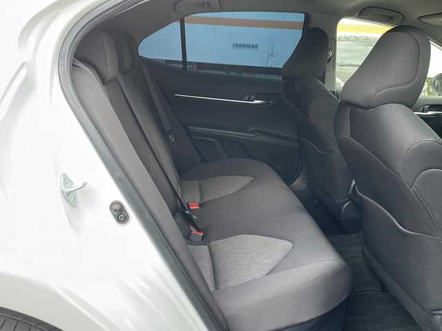 トヨタ カムリ G 山口県 2020(令2)年 11.7万km プラチナホワイトパールマイカ ワンオーナー/プリクラッシュセーフティシステム/レーダークルーズコントロール/純正メーカーナビ/DVD再生可/Bluetooth/Miracast/バックカメラ/クリアランスソナー/ビルトインETC/D席パワーシート/前後ドライブレコーダー/LEDヘッドランプ/フォグランプ/オートライト/革巻きステアリング/ステアリングスイッチ/純正17インチアルミホイール/スタッドレスタイヤ付き社外AW/オート電動格納ミラー/エンジンプッシュスタート/スペアキー/保証書/取扱説明書