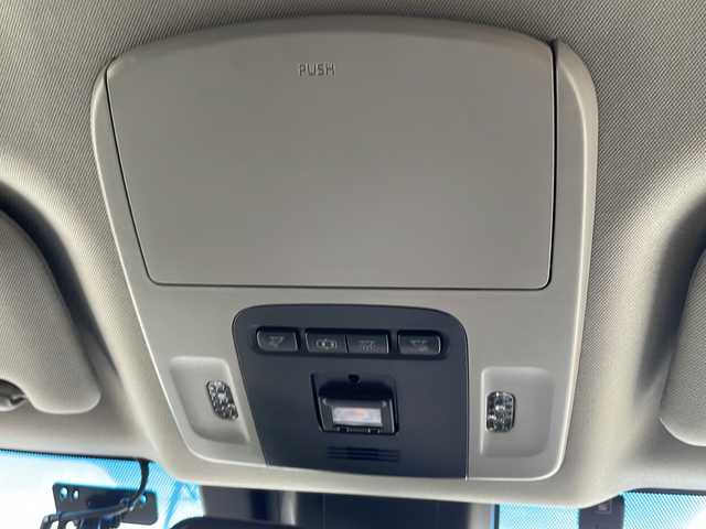 トヨタ カムリ G 山口県 2020(令2)年 11.7万km プラチナホワイトパールマイカ ワンオーナー/プリクラッシュセーフティシステム/レーダークルーズコントロール/純正メーカーナビ/DVD再生可/Bluetooth/Miracast/バックカメラ/クリアランスソナー/ビルトインETC/D席パワーシート/前後ドライブレコーダー/LEDヘッドランプ/フォグランプ/オートライト/革巻きステアリング/ステアリングスイッチ/純正17インチアルミホイール/スタッドレスタイヤ付き社外AW/オート電動格納ミラー/エンジンプッシュスタート/スペアキー/保証書/取扱説明書