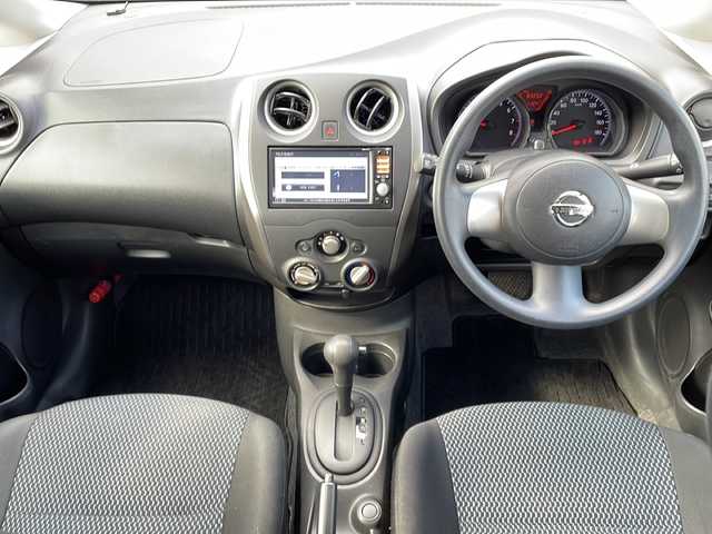 日産 ノート X 山口県 2013(平25)年 8.4万km ラディアントレッド 純正ナビ/CD/SD/ワンセグTV/バックカメラ/ヘッドライトレベライザー/アイドリングストップ/スマートキー/前後タイプドライブレコーダー/純正フロアマット/純正ドアバイザー/電動格納ドアミラー