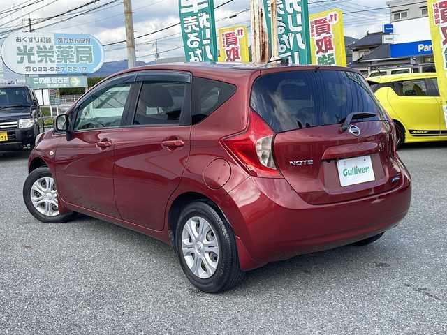 日産 ノート X 山口県 2013(平25)年 8.4万km ラディアントレッド 純正ナビ/CD/SD/ワンセグTV/バックカメラ/ヘッドライトレベライザー/アイドリングストップ/スマートキー/前後タイプドライブレコーダー/純正フロアマット/純正ドアバイザー/電動格納ドアミラー