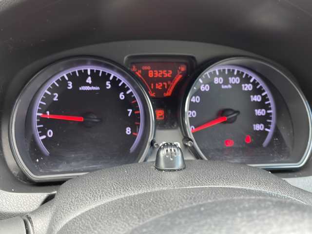 日産 ノート X 山口県 2013(平25)年 8.4万km ラディアントレッド 純正ナビ/CD/SD/ワンセグTV/バックカメラ/ヘッドライトレベライザー/アイドリングストップ/スマートキー/前後タイプドライブレコーダー/純正フロアマット/純正ドアバイザー/電動格納ドアミラー