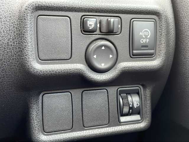 日産 ノート X 山口県 2013(平25)年 8.4万km ラディアントレッド 純正ナビ/CD/SD/ワンセグTV/バックカメラ/ヘッドライトレベライザー/アイドリングストップ/スマートキー/前後タイプドライブレコーダー/純正フロアマット/純正ドアバイザー/電動格納ドアミラー