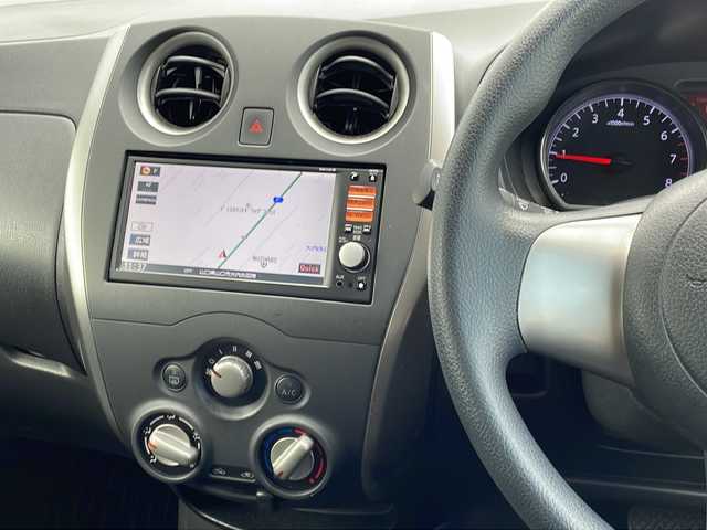 日産 ノート X 山口県 2013(平25)年 8.4万km ラディアントレッド 純正ナビ/CD/SD/ワンセグTV/バックカメラ/ヘッドライトレベライザー/アイドリングストップ/スマートキー/前後タイプドライブレコーダー/純正フロアマット/純正ドアバイザー/電動格納ドアミラー