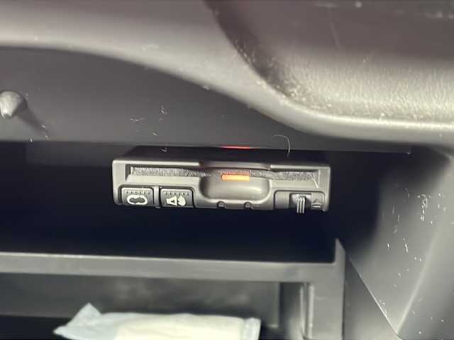 日産 ノート X 山口県 2013(平25)年 8.4万km ラディアントレッド 純正ナビ/CD/SD/ワンセグTV/バックカメラ/ヘッドライトレベライザー/アイドリングストップ/スマートキー/前後タイプドライブレコーダー/純正フロアマット/純正ドアバイザー/電動格納ドアミラー