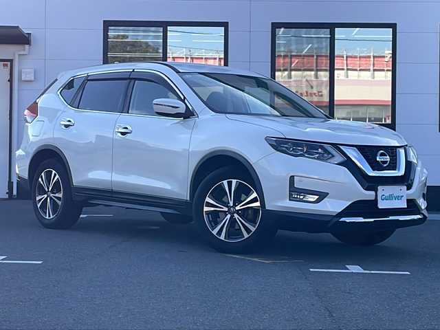 日産 エクストレイル 20X 山口県 2017(平29)年 6.5万km ブリリアントホワイトパール ワンオーナー/フリップダウンモニター/純正9インチナビ/・Bluetooth/・フルセグテレビ/・DVD再生/ETC/エマージェンシーブレーキ/クリアランスソナー/バックカメラ/純正LEDヘッドライト/オートライト/純正アルミホイール/純正フロアマット/ドアバイザー/プッシュスタート/スマートキー/スペアキー有/取扱説明書/保証書