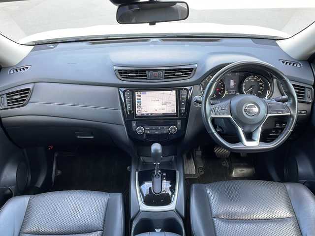 日産 エクストレイル 20X 山口県 2017(平29)年 6.5万km ブリリアントホワイトパール ワンオーナー/フリップダウンモニター/純正9インチナビ/・Bluetooth/・フルセグテレビ/・DVD再生/ETC/エマージェンシーブレーキ/クリアランスソナー/バックカメラ/純正LEDヘッドライト/オートライト/純正アルミホイール/純正フロアマット/ドアバイザー/プッシュスタート/スマートキー/スペアキー有/取扱説明書/保証書